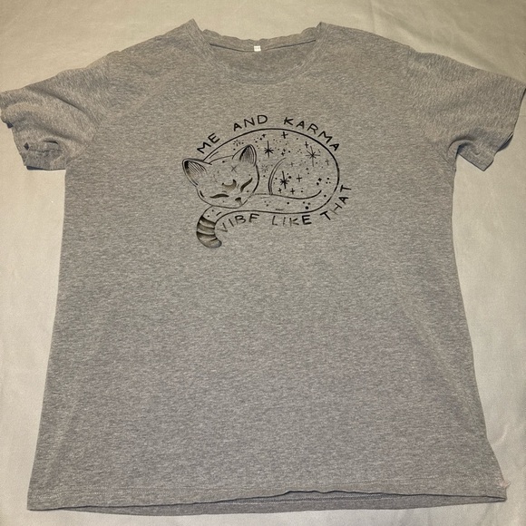 Taylor Swift Cat T Shirt Size L Me and Karma Vibe Like That Graphic Tee - Picture 1 of 6